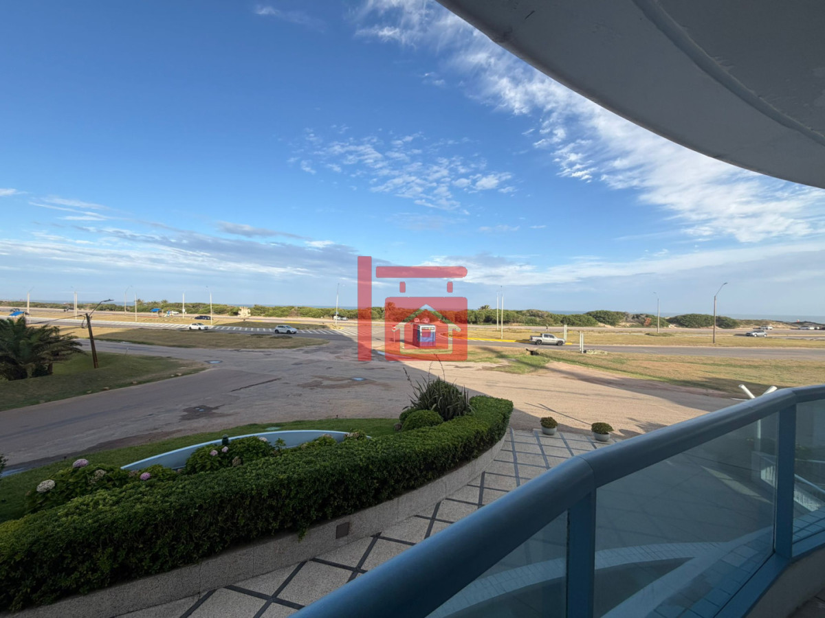 Apartamento ID.341 - Apartamento en venta de 3 dormitorios en Punta del este , Playa brava , 