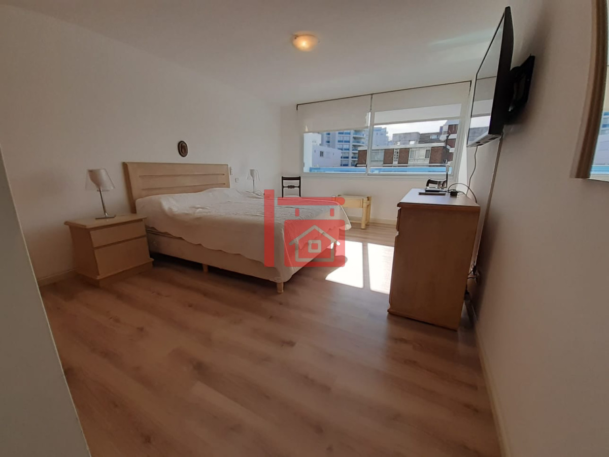 Apartamento ID.341 - Apartamento en venta de 3 dormitorios en Punta del este , Playa brava , 