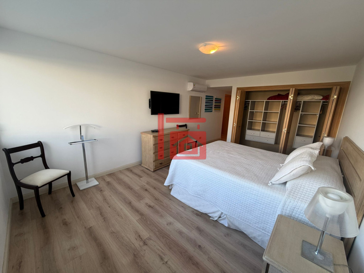 Apartamento ID.341 - Apartamento en venta de 3 dormitorios en Punta del este , Playa brava , 