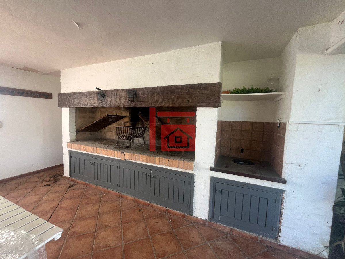 Casa ID.468 - Casa en Alquiler de Temporada en Punta del este con gran capacidad  , a pasos de Playa Brava 