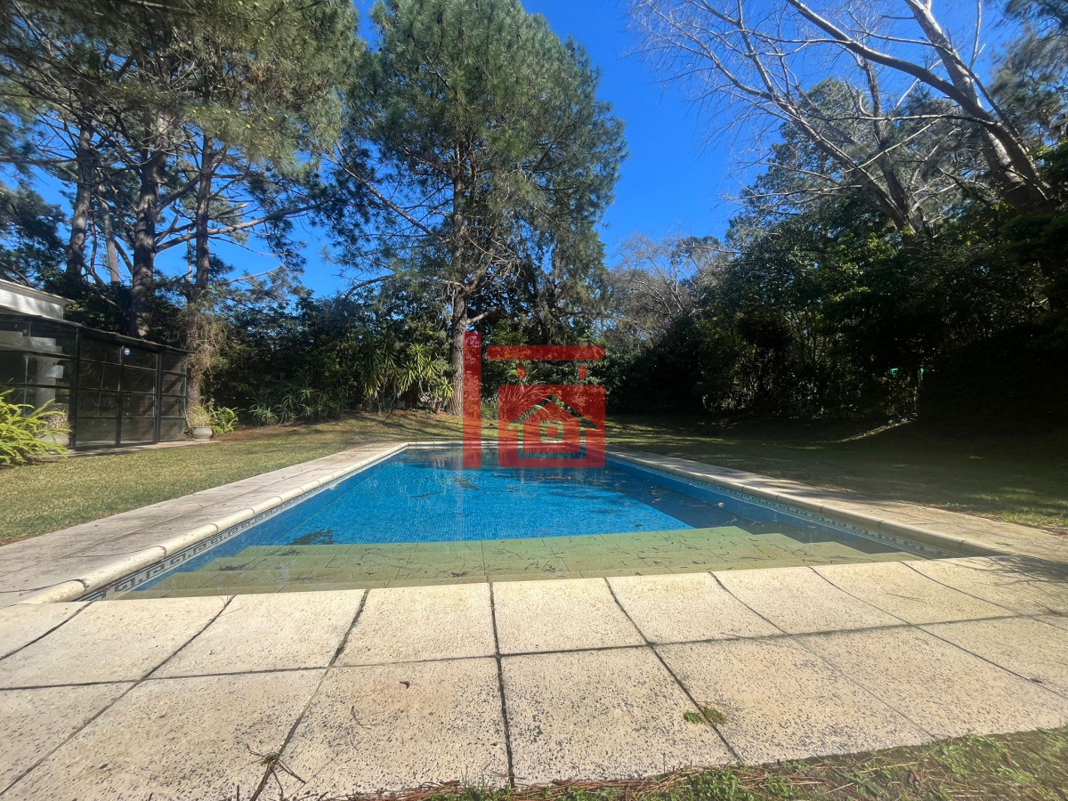 Casa ID.468 - Casa en Alquiler de Temporada en Punta del este con gran capacidad  , a pasos de Playa Brava 