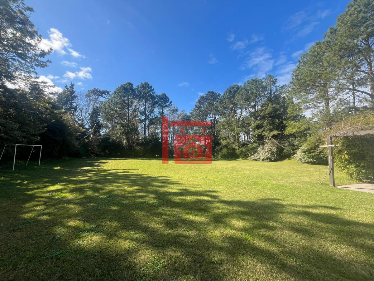 Casa ID.468 - Casa en Alquiler de Temporada en Punta del este con gran capacidad  , a pasos de Playa Brava 