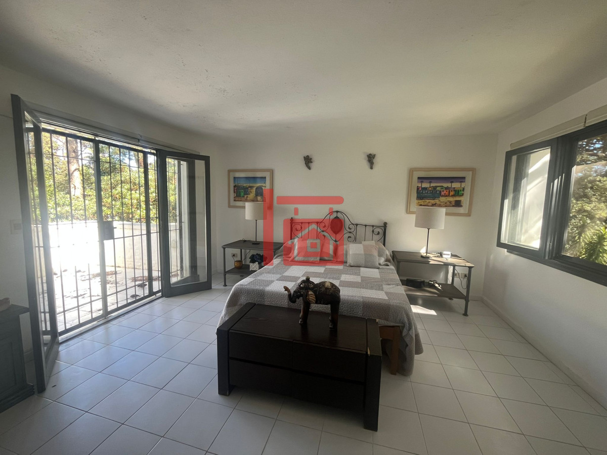 Casa ID.468 - Casa en Alquiler de Temporada en Punta del este con gran capacidad  , a pasos de Playa Brava 