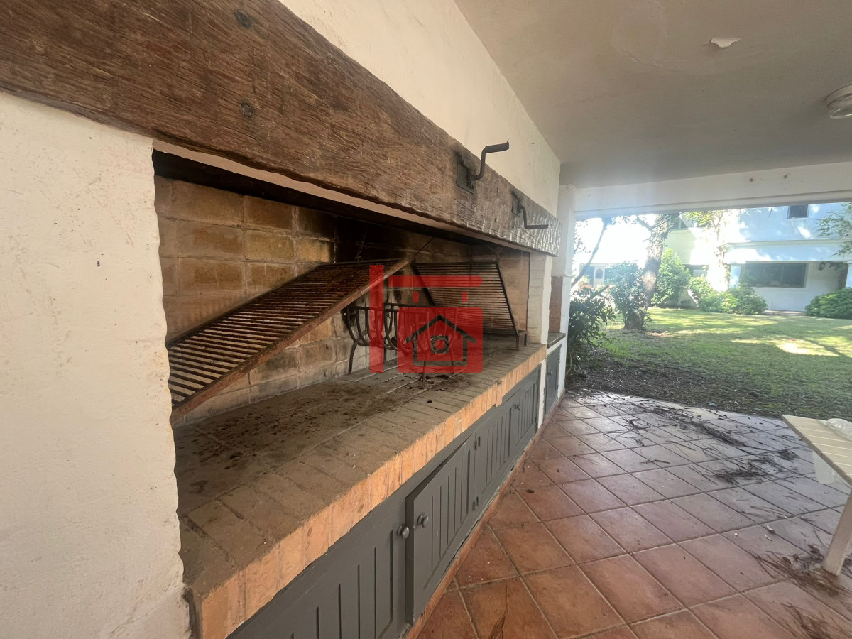 Casa ID.468 - Casa en Alquiler de Temporada en Punta del este con gran capacidad  , a pasos de Playa Brava 