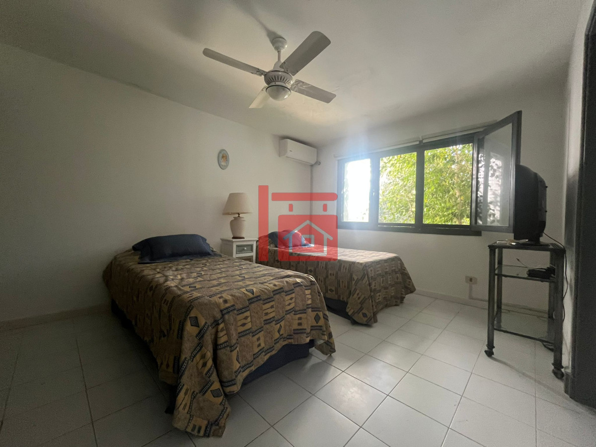 Casa ID.468 - Casa en Alquiler de Temporada en Punta del este con gran capacidad  , a pasos de Playa Brava 