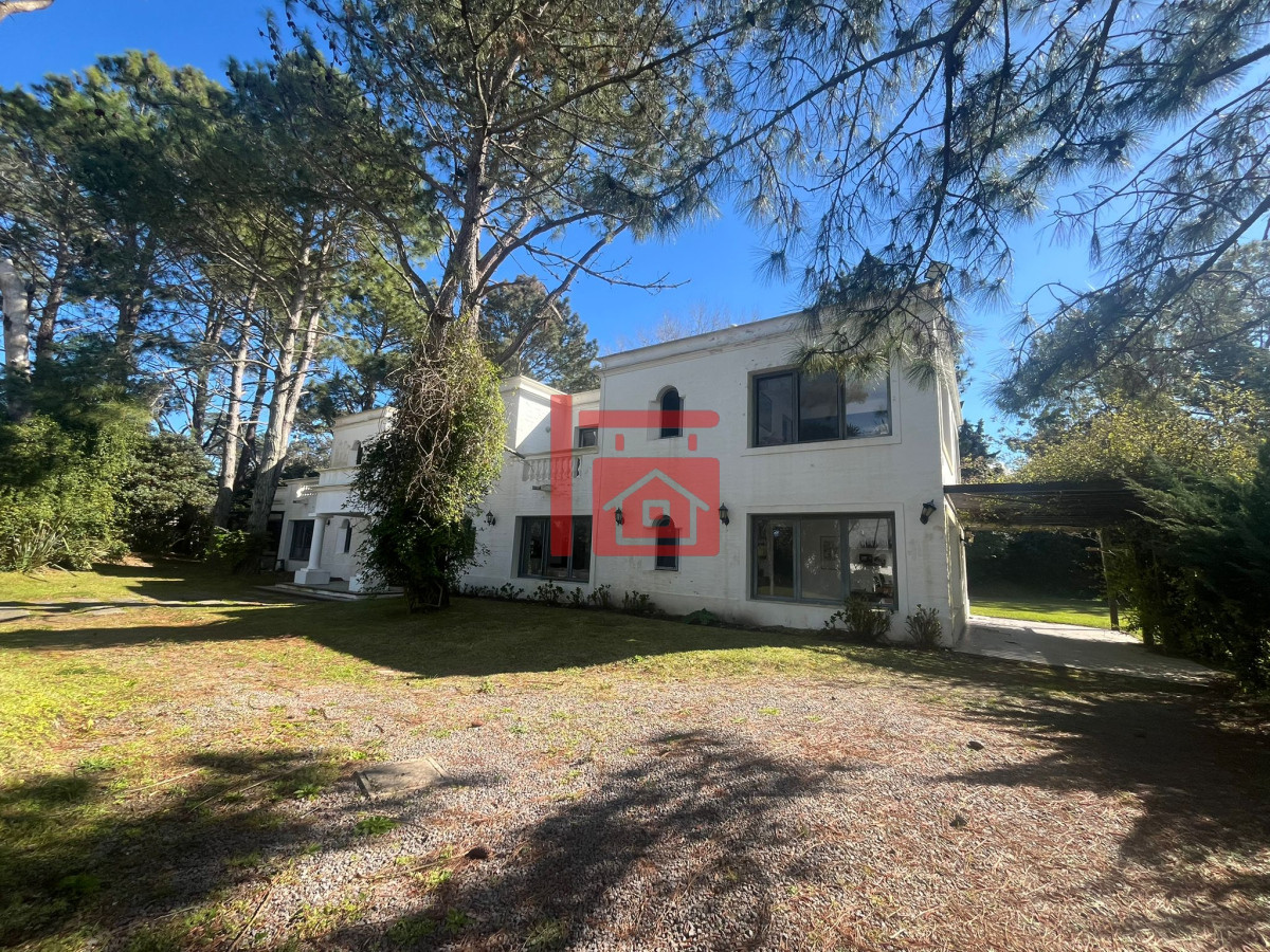 Casa ID.468 - Casa en Alquiler de Temporada en Punta del este con gran capacidad  , a pasos de Playa Brava 