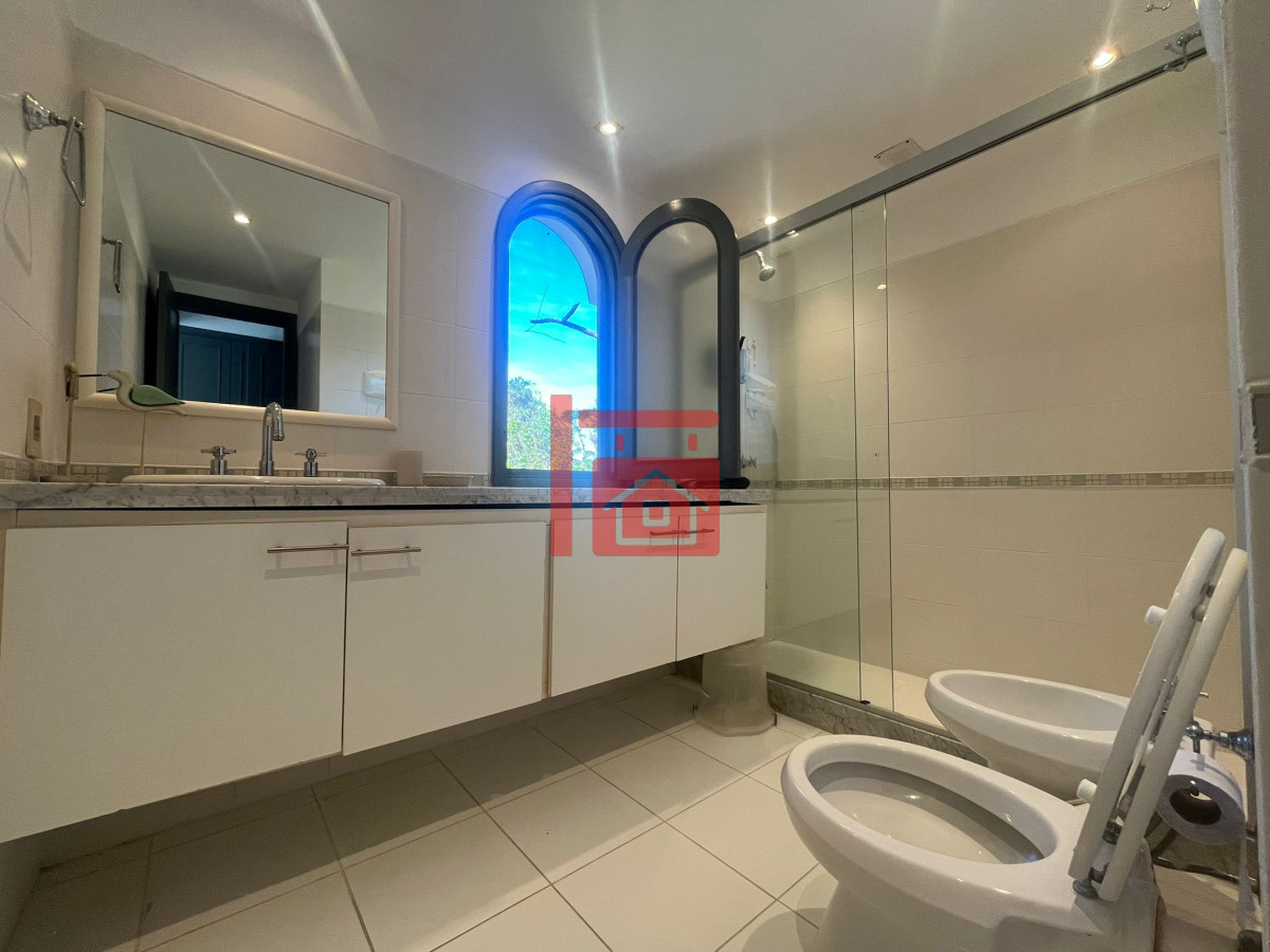 Casa ID.468 - Casa en Alquiler de Temporada en Punta del este con gran capacidad  , a pasos de Playa Brava 