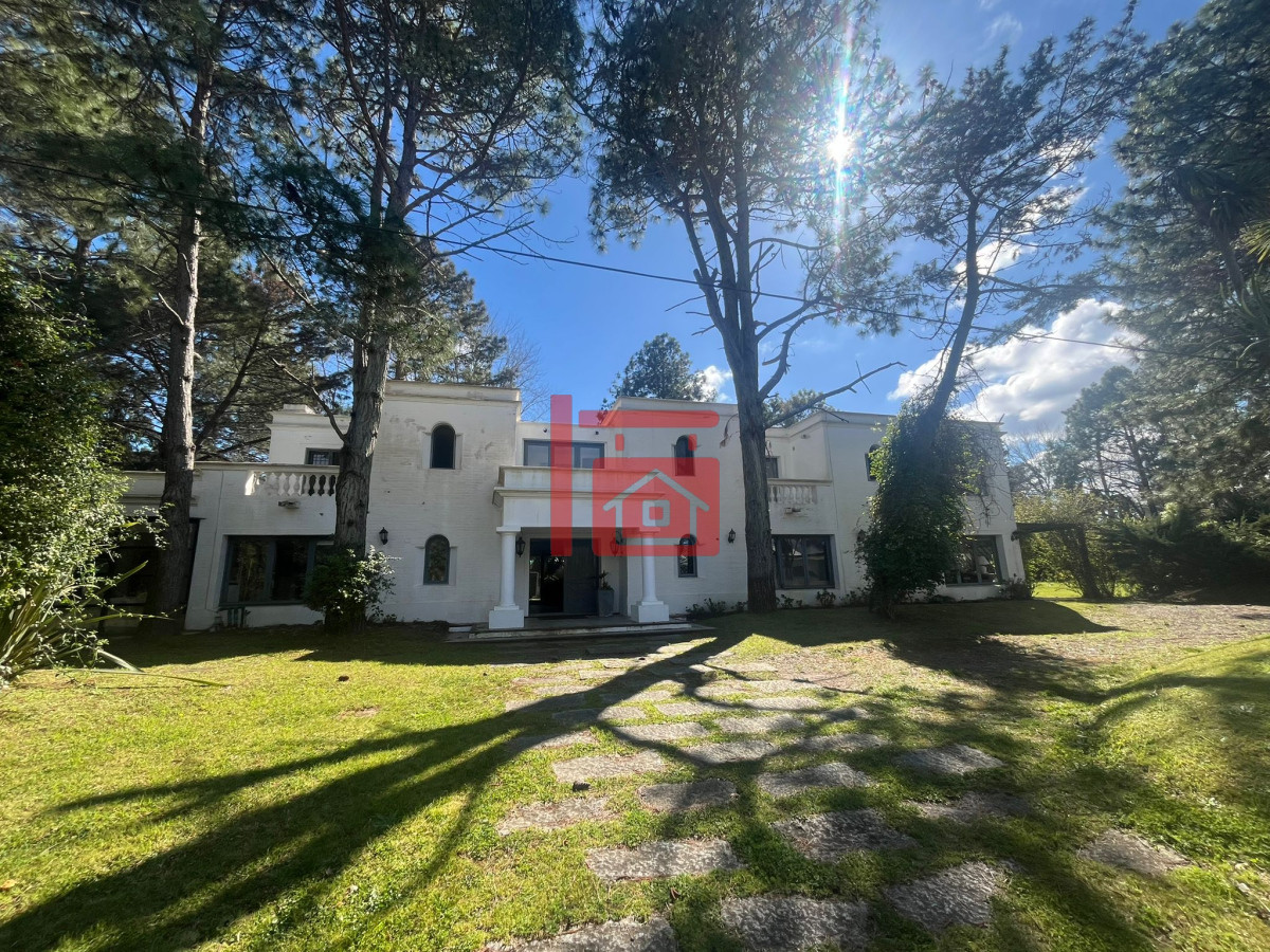 Casa ID.468 - Casa en Alquiler de Temporada en Punta del este con gran capacidad  , a pasos de Playa Brava 