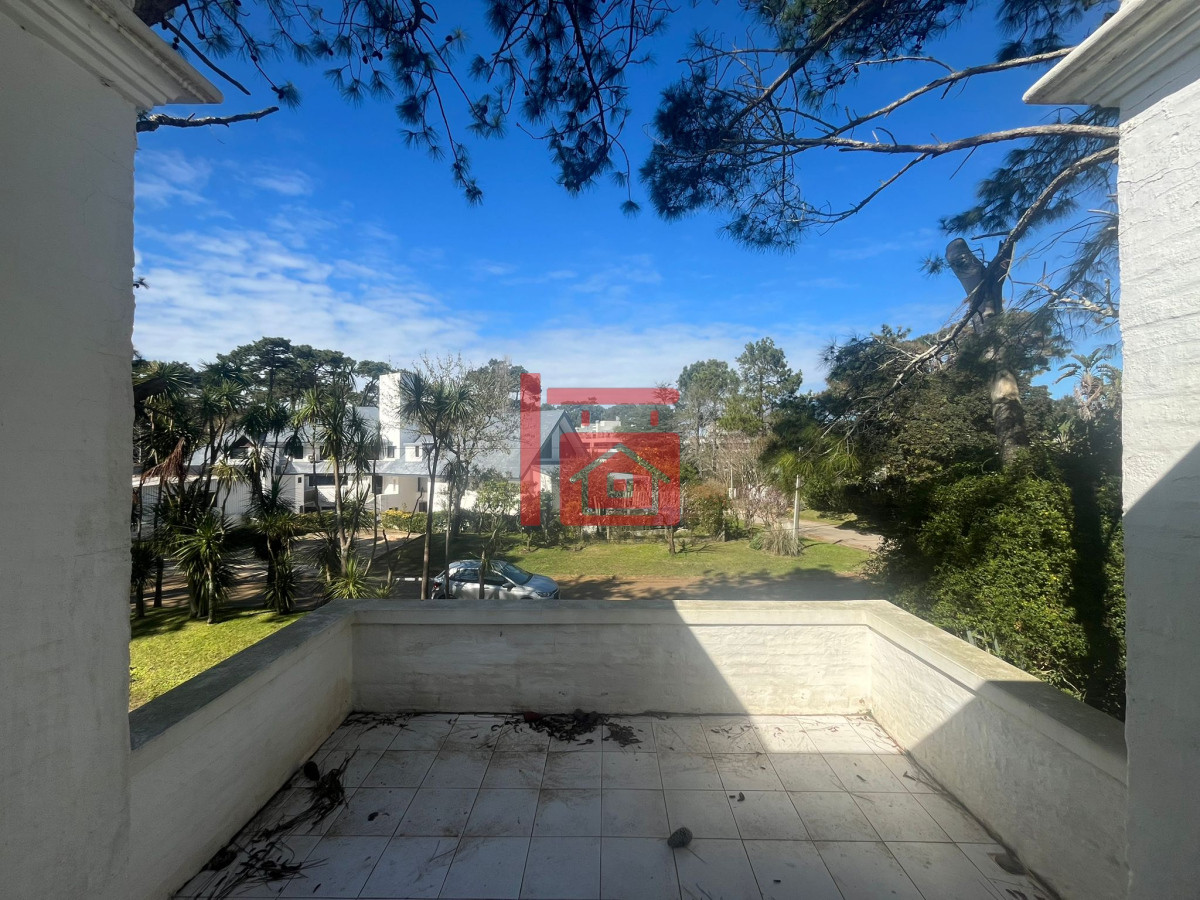 Casa ID.468 - Casa en Alquiler de Temporada en Punta del este con gran capacidad  , a pasos de Playa Brava 