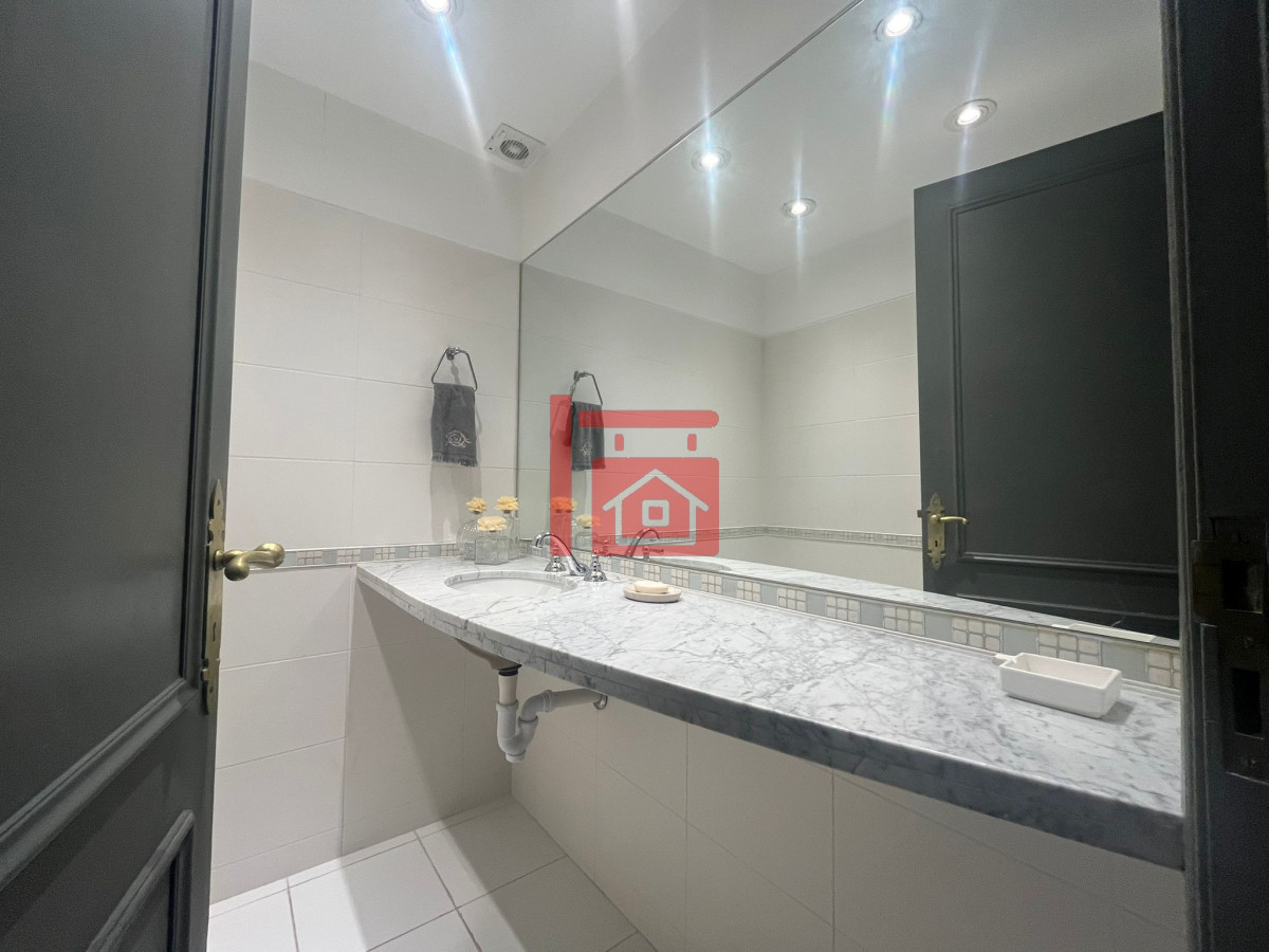 Casa ID.468 - Casa en Alquiler de Temporada en Punta del este con gran capacidad  , a pasos de Playa Brava 