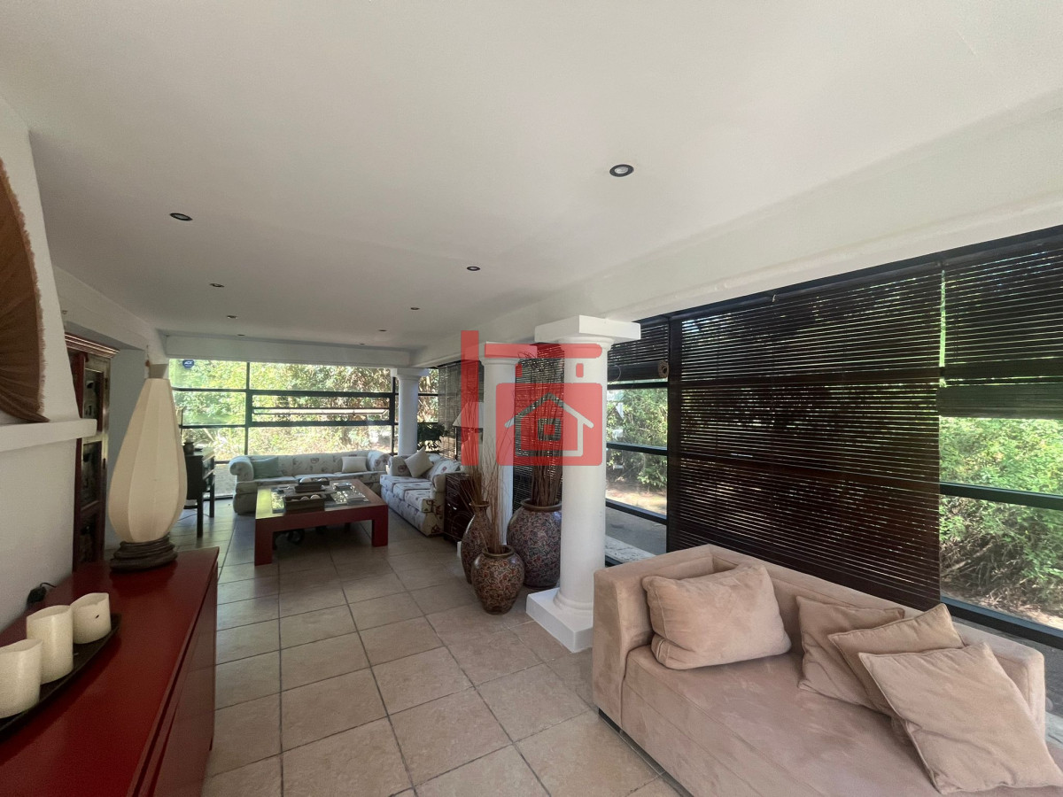 Casa ID.468 - Casa en Alquiler de Temporada en Punta del este con gran capacidad  , a pasos de Playa Brava 