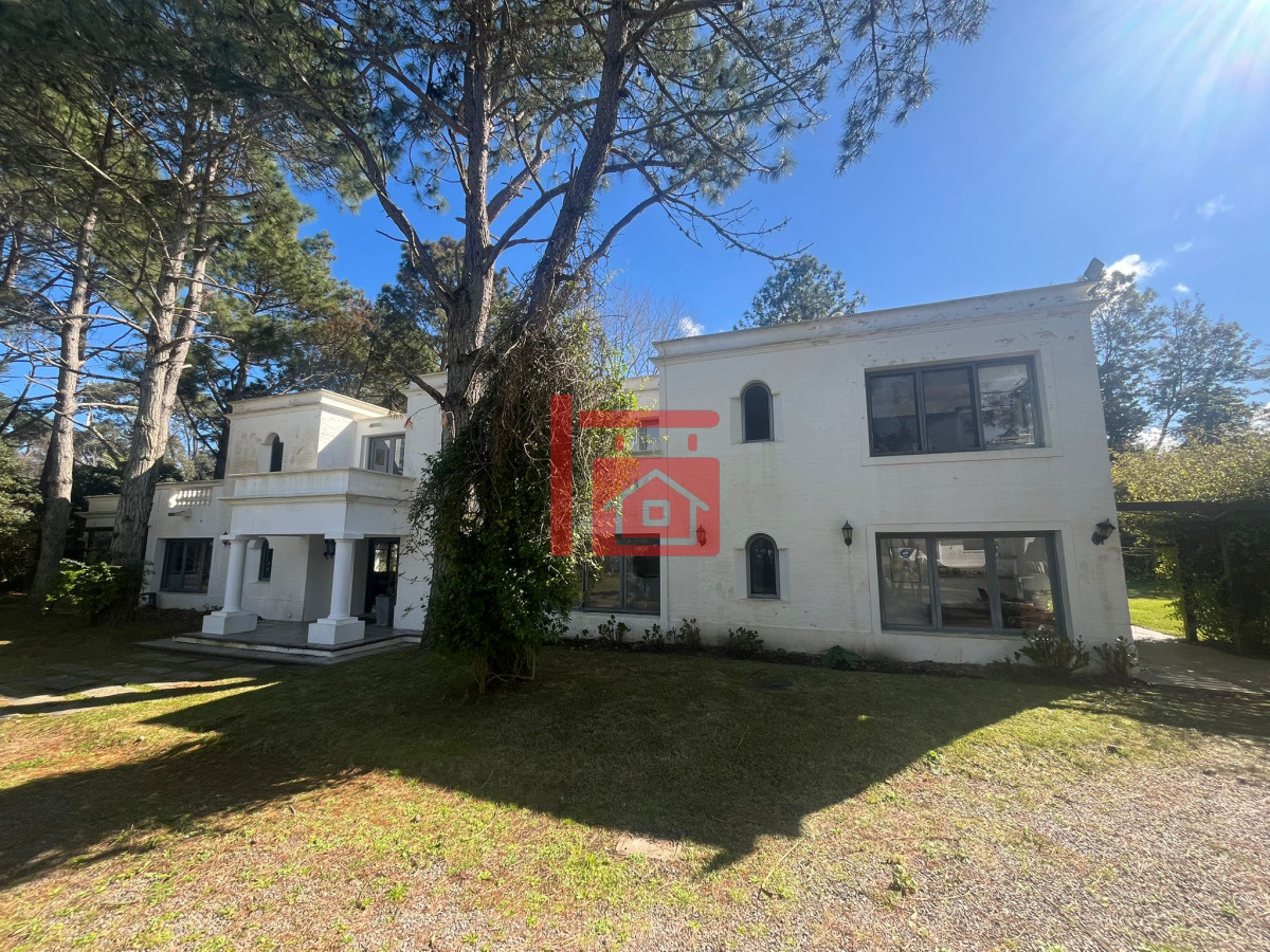 Casa ID.468 - Casa en Alquiler de Temporada en Punta del este con gran capacidad  , a pasos de Playa Brava 