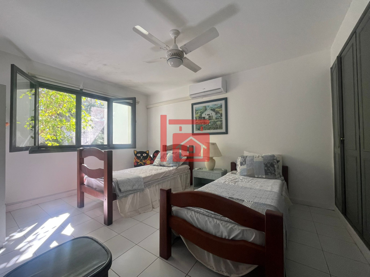 Casa ID.468 - Casa en Alquiler de Temporada en Punta del este con gran capacidad  , a pasos de Playa Brava 