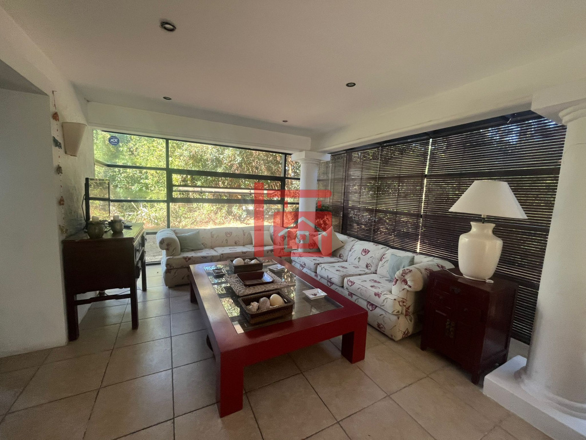 Casa ID.468 - Casa en Alquiler de Temporada en Punta del este con gran capacidad  , a pasos de Playa Brava 