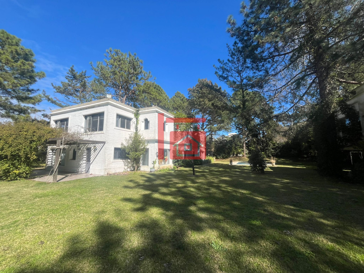 Casa ID.468 - Casa en Alquiler de Temporada en Punta del este con gran capacidad  , a pasos de Playa Brava 