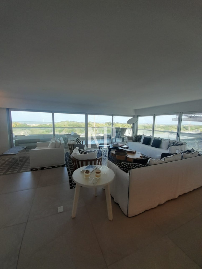 Apartamento ID.195 - Apartamento de 3 dormitorios en Silente , Punta del este , Playa Brava, Vista al mar 