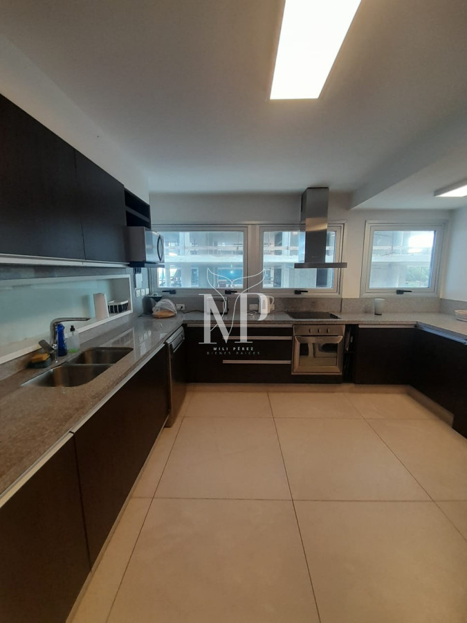 Apartamento ID.195 - Apartamento de 3 dormitorios en Silente , Punta del este , Playa Brava, Vista al mar 