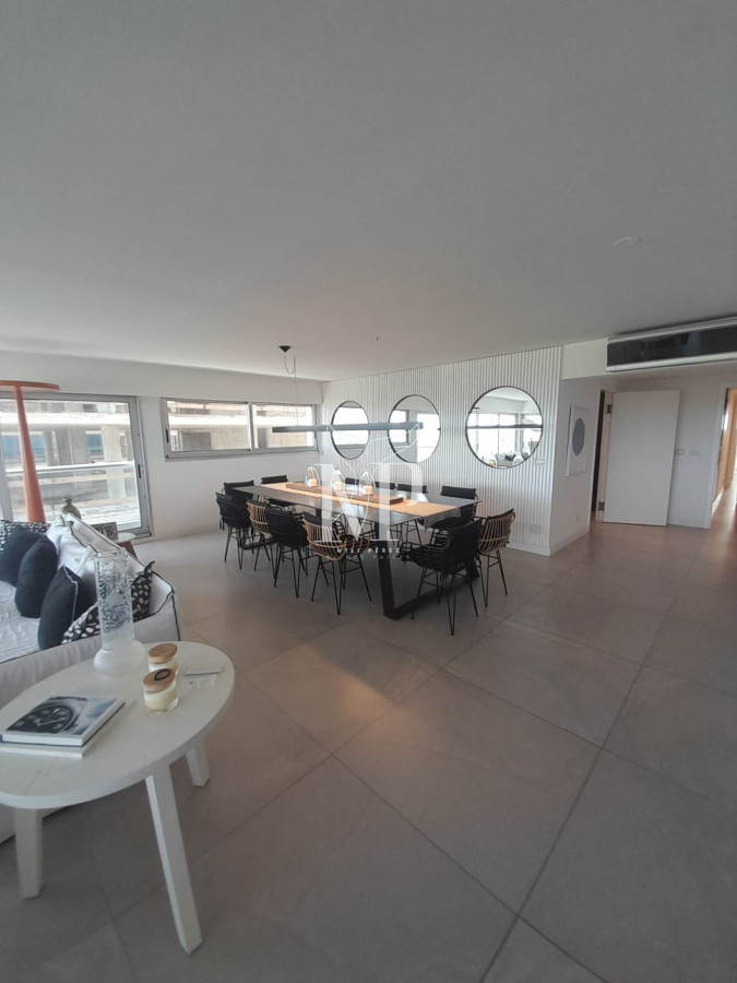 Apartamento ID.195 - Apartamento de 3 dormitorios en Silente , Punta del este , Playa Brava, Vista al mar 