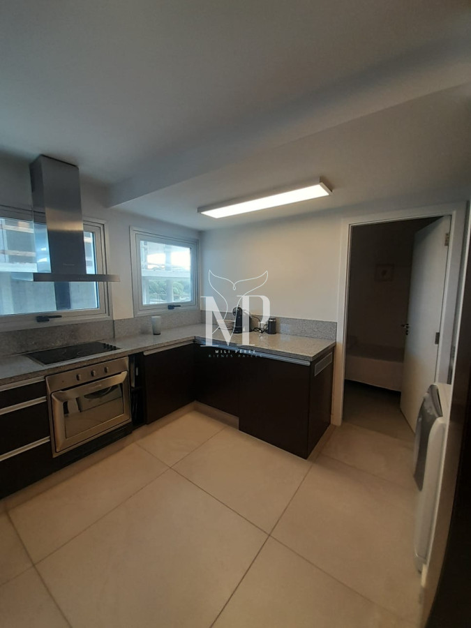Apartamento ID.195 - Apartamento de 3 dormitorios en Silente , Punta del este , Playa Brava, Vista al mar 