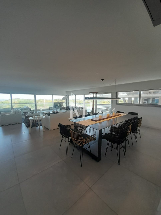 Apartamento ID.195 - Apartamento de 3 dormitorios en Silente , Punta del este , Playa Brava, Vista al mar 