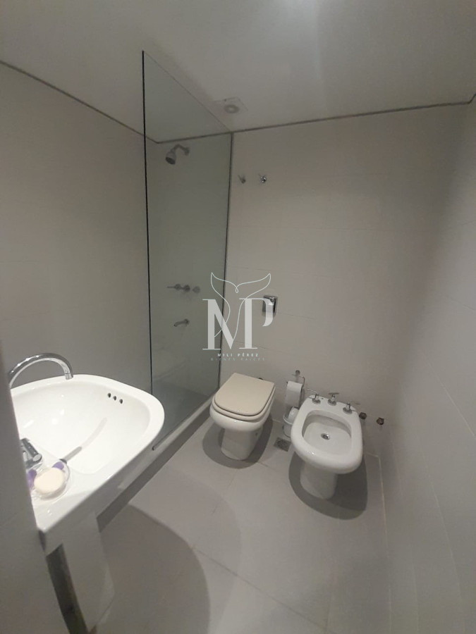 Apartamento ID.195 - Apartamento de 3 dormitorios en Silente , Punta del este , Playa Brava, Vista al mar 