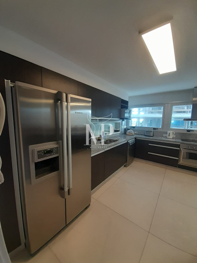 Apartamento ID.195 - Apartamento de 3 dormitorios en Silente , Punta del este , Playa Brava, Vista al mar 