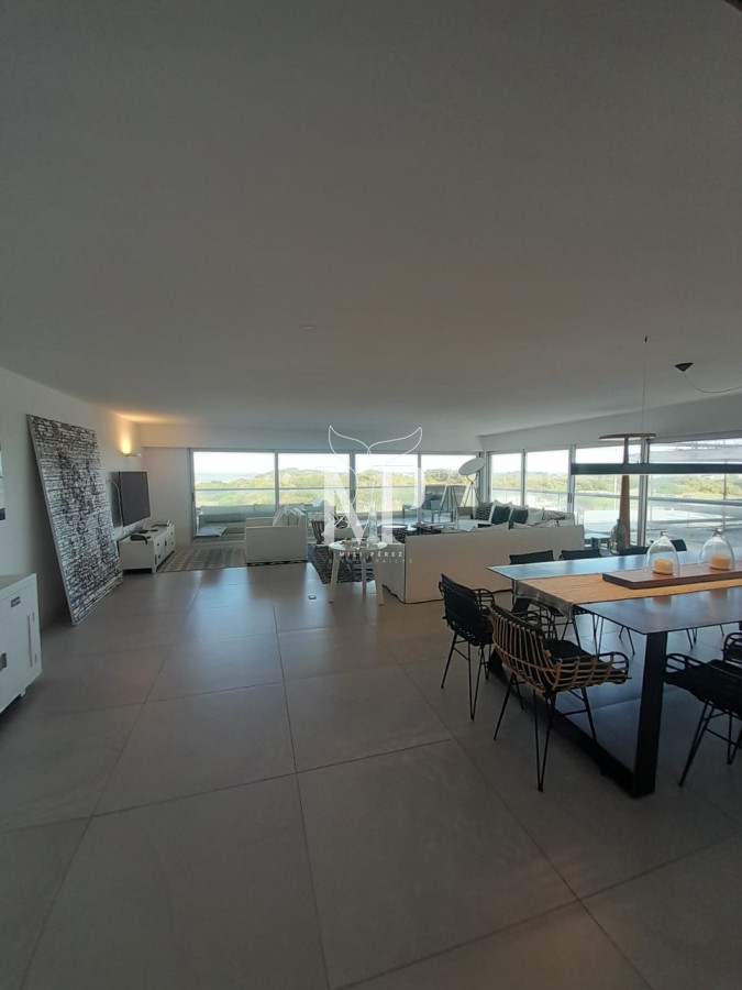 Apartamento ID.195 - Apartamento de 3 dormitorios en Silente , Punta del este , Playa Brava, Vista al mar 