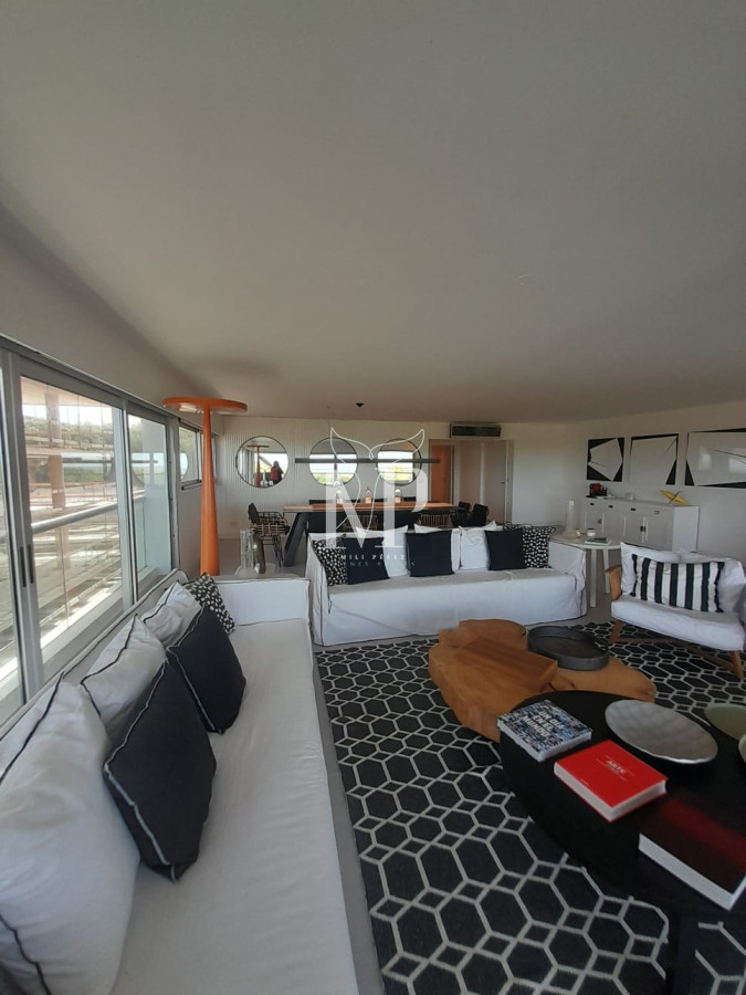 Apartamento ID.195 - Apartamento de 3 dormitorios en Silente , Punta del este , Playa Brava, Vista al mar 