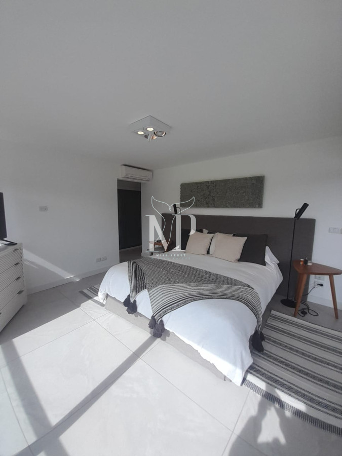 Apartamento ID.195 - Apartamento de 3 dormitorios en Silente , Punta del este , Playa Brava, Vista al mar 
