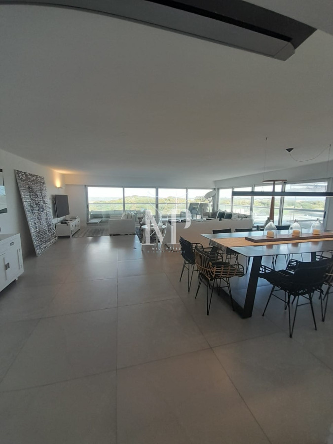Apartamento ID.195 - Apartamento de 3 dormitorios en Silente , Punta del este , Playa Brava, Vista al mar 
