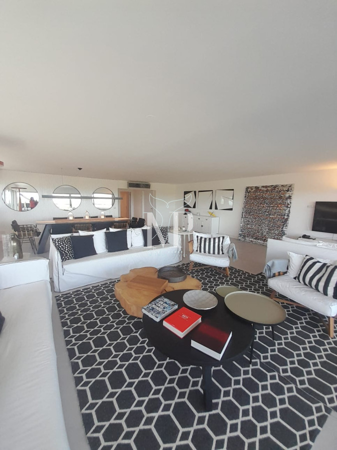 Apartamento ID.195 - Apartamento de 3 dormitorios en Silente , Punta del este , Playa Brava, Vista al mar 