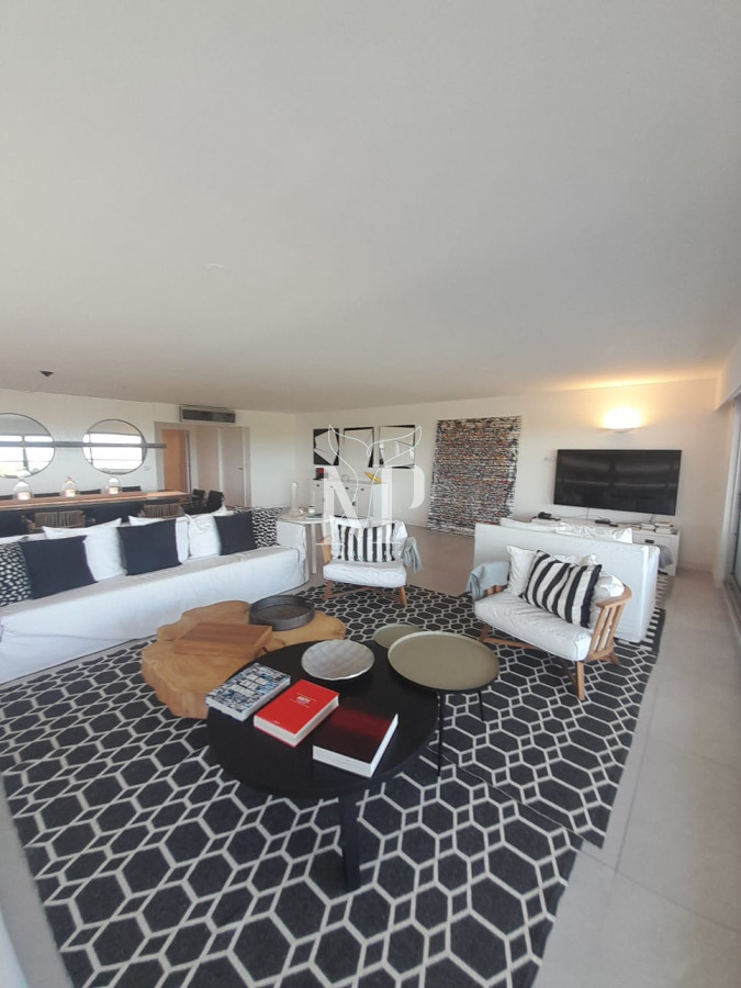 Apartamento ID.195 - Apartamento de 3 dormitorios en Silente , Punta del este , Playa Brava, Vista al mar 