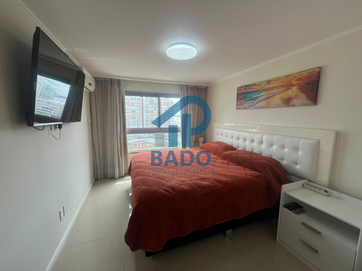 Apartamento ID.64 - Apartamento en Alquiler temporal de 2 domritorios en Torre Imperiale , Punta del este , Playa brava 
