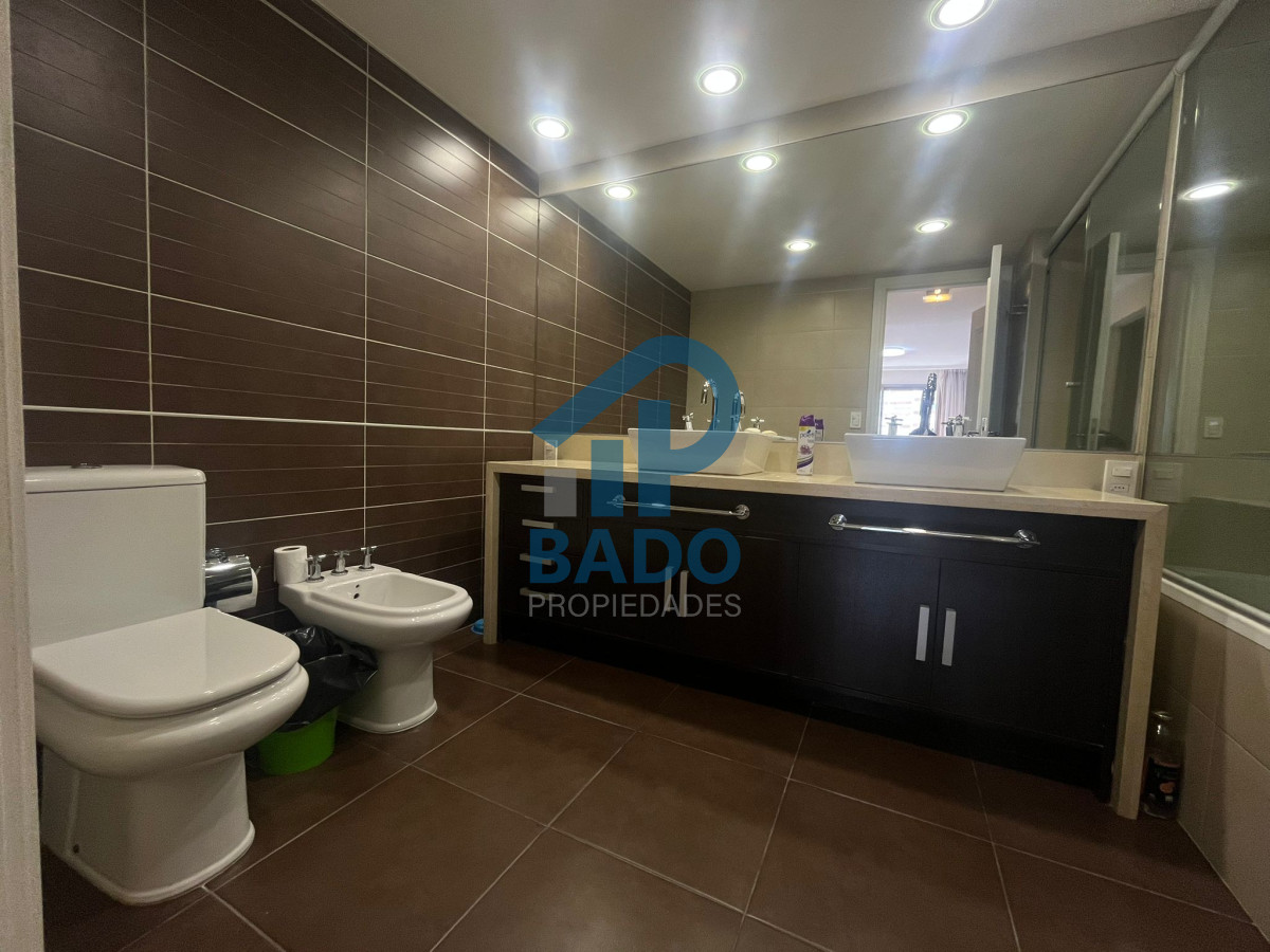 Apartamento ID.64 - Apartamento en Alquiler temporal de 2 domritorios en Torre Imperiale , Punta del este , Playa brava 