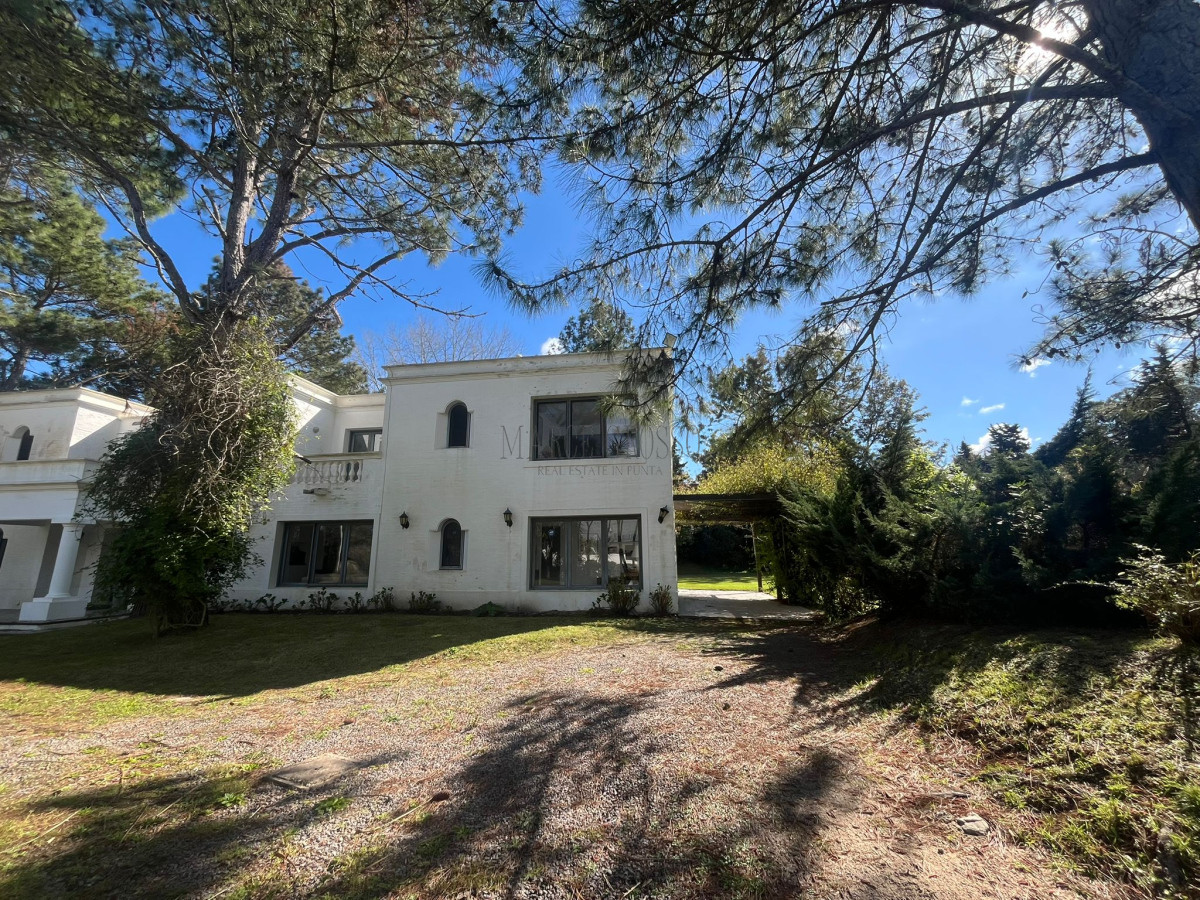 Casa ID.14 - Casa en Alquiler de Temporada en Punta del este con gran capacidad  , a pasos de Playa Brava 