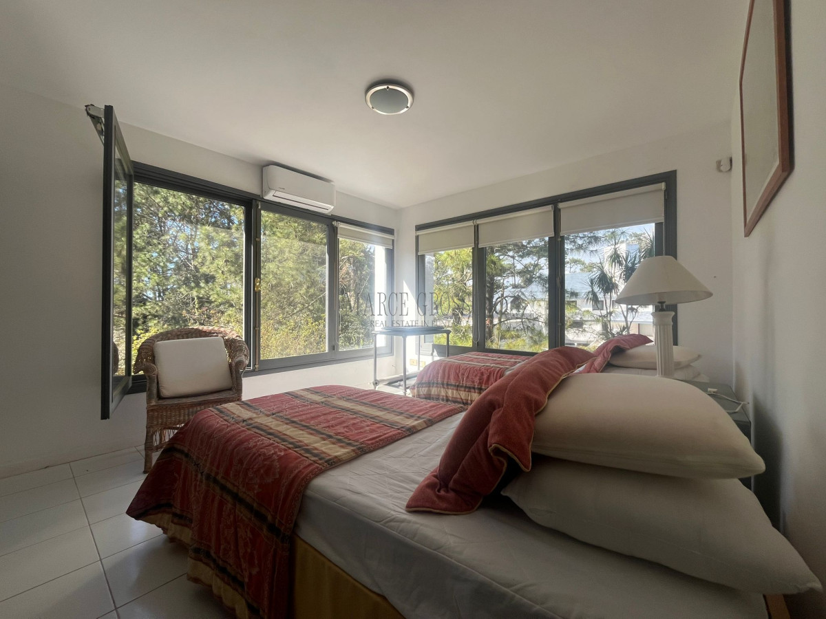 Casa ID.14 - Casa en Alquiler de Temporada en Punta del este con gran capacidad  , a pasos de Playa Brava 