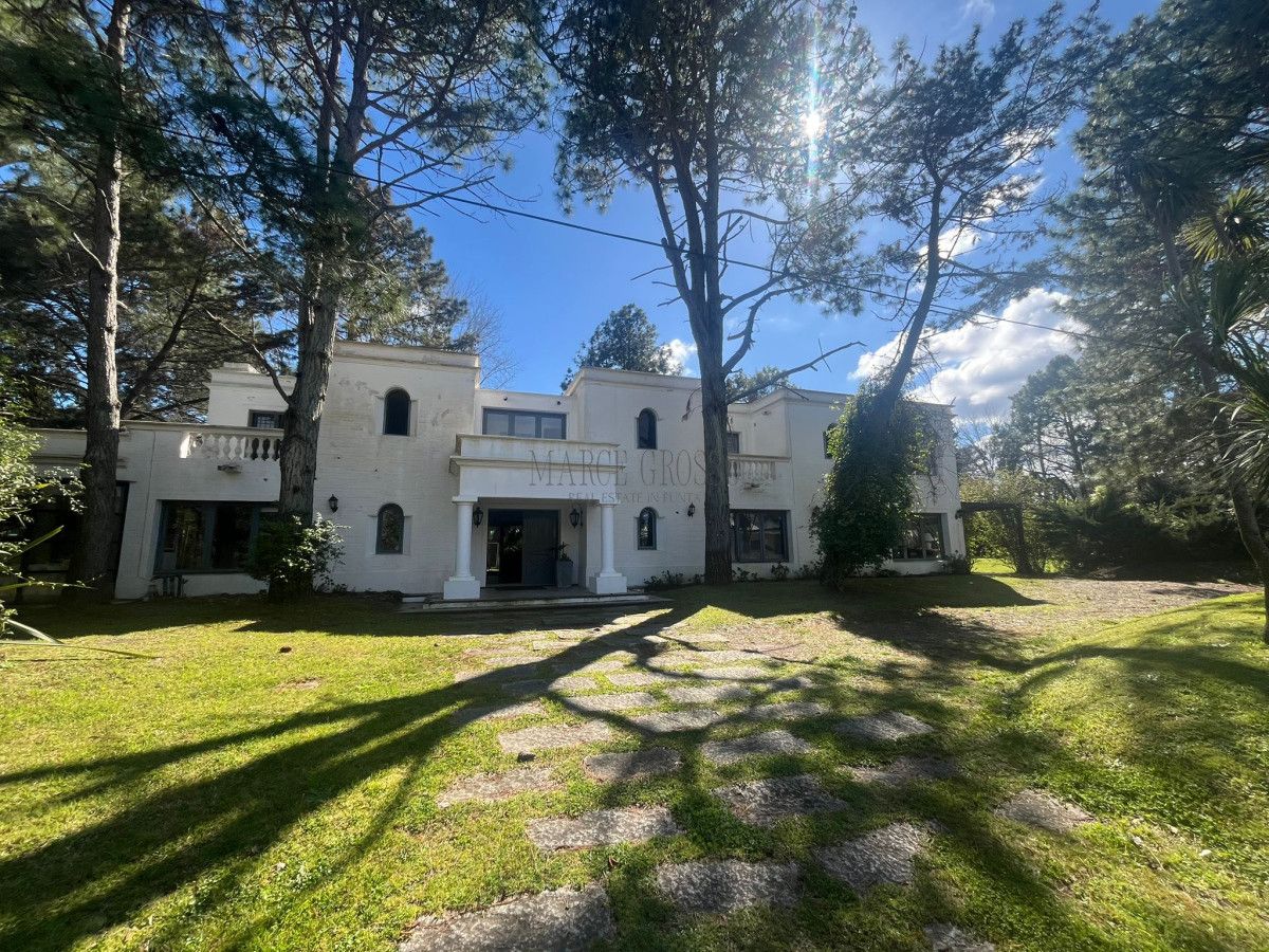 Casa ID.14 - Casa en Alquiler de Temporada en Punta del este con gran capacidad  , a pasos de Playa Brava 