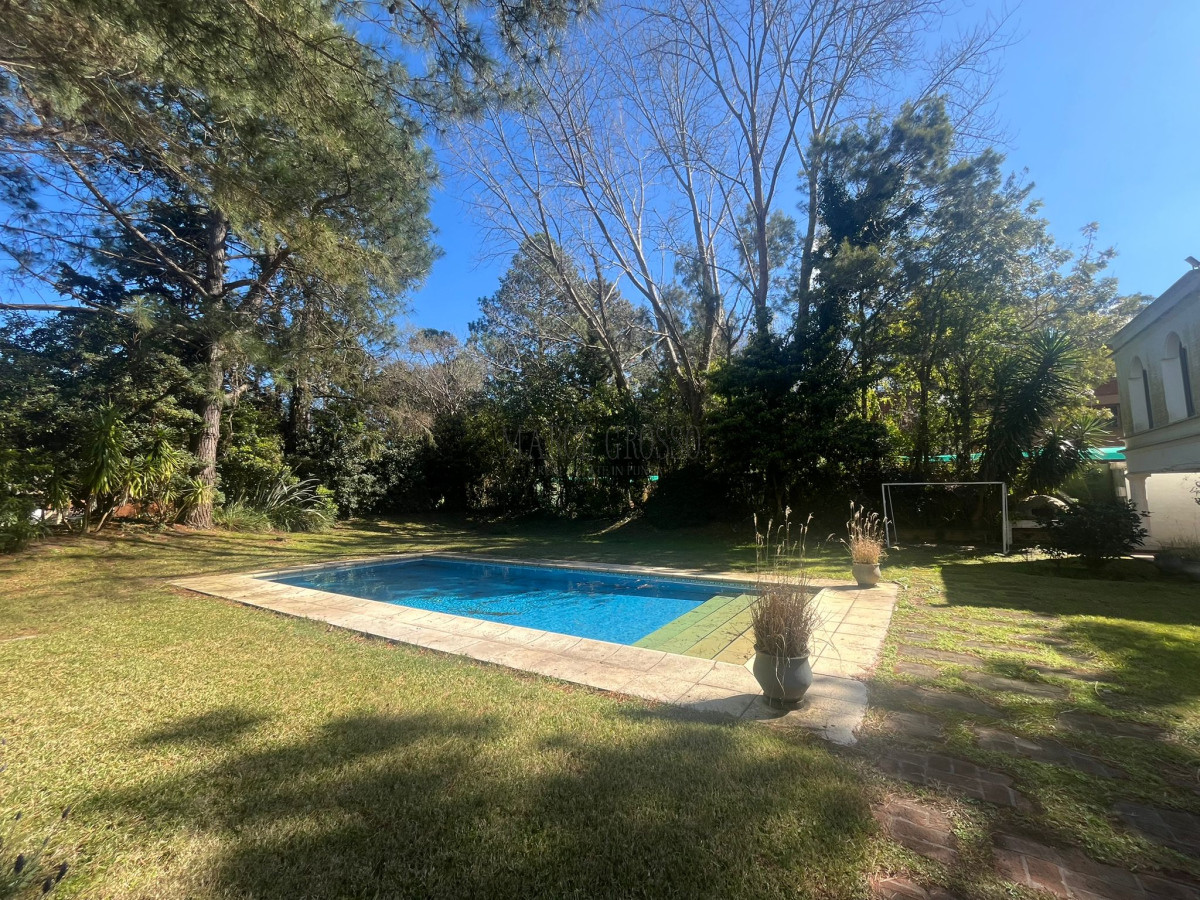Casa ID.14 - Casa en Alquiler de Temporada en Punta del este con gran capacidad  , a pasos de Playa Brava 