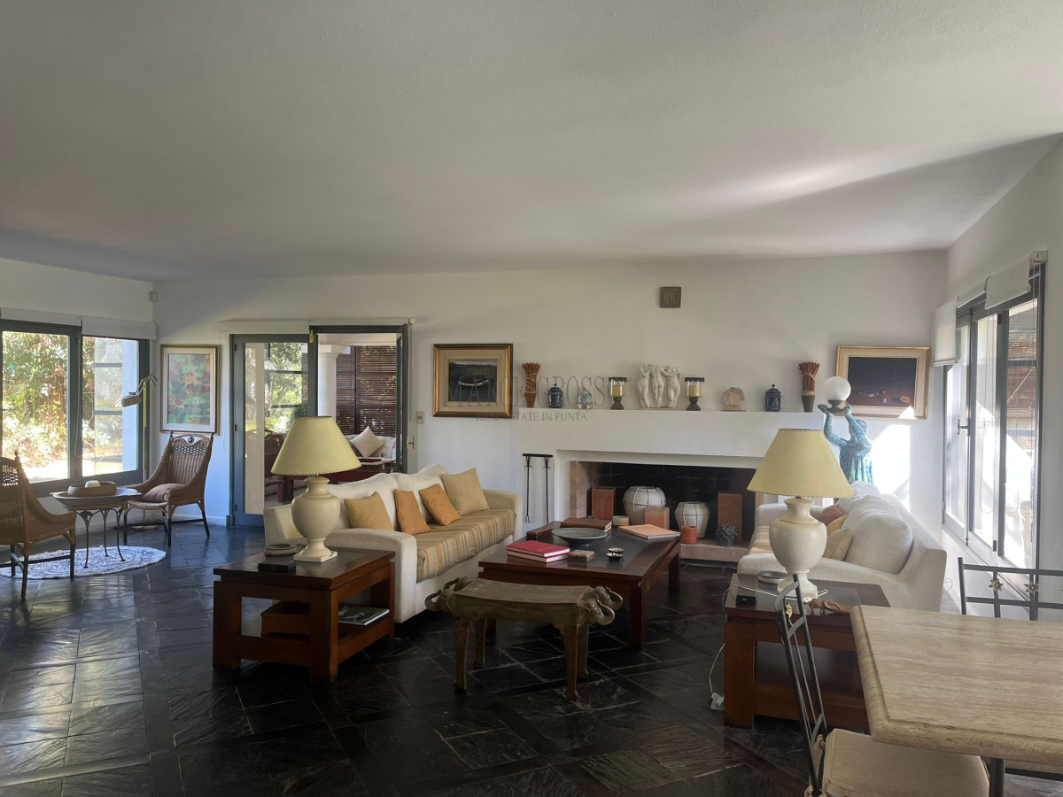 Casa ID.14 - Casa en Alquiler de Temporada en Punta del este con gran capacidad  , a pasos de Playa Brava 