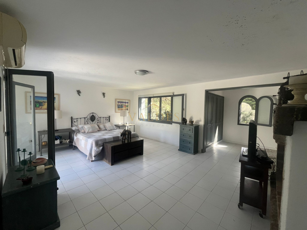 Casa ID.4983 - Casa en Alquiler de Temporada en Punta del este con gran capacidad  , a pasos de Playa Brava 