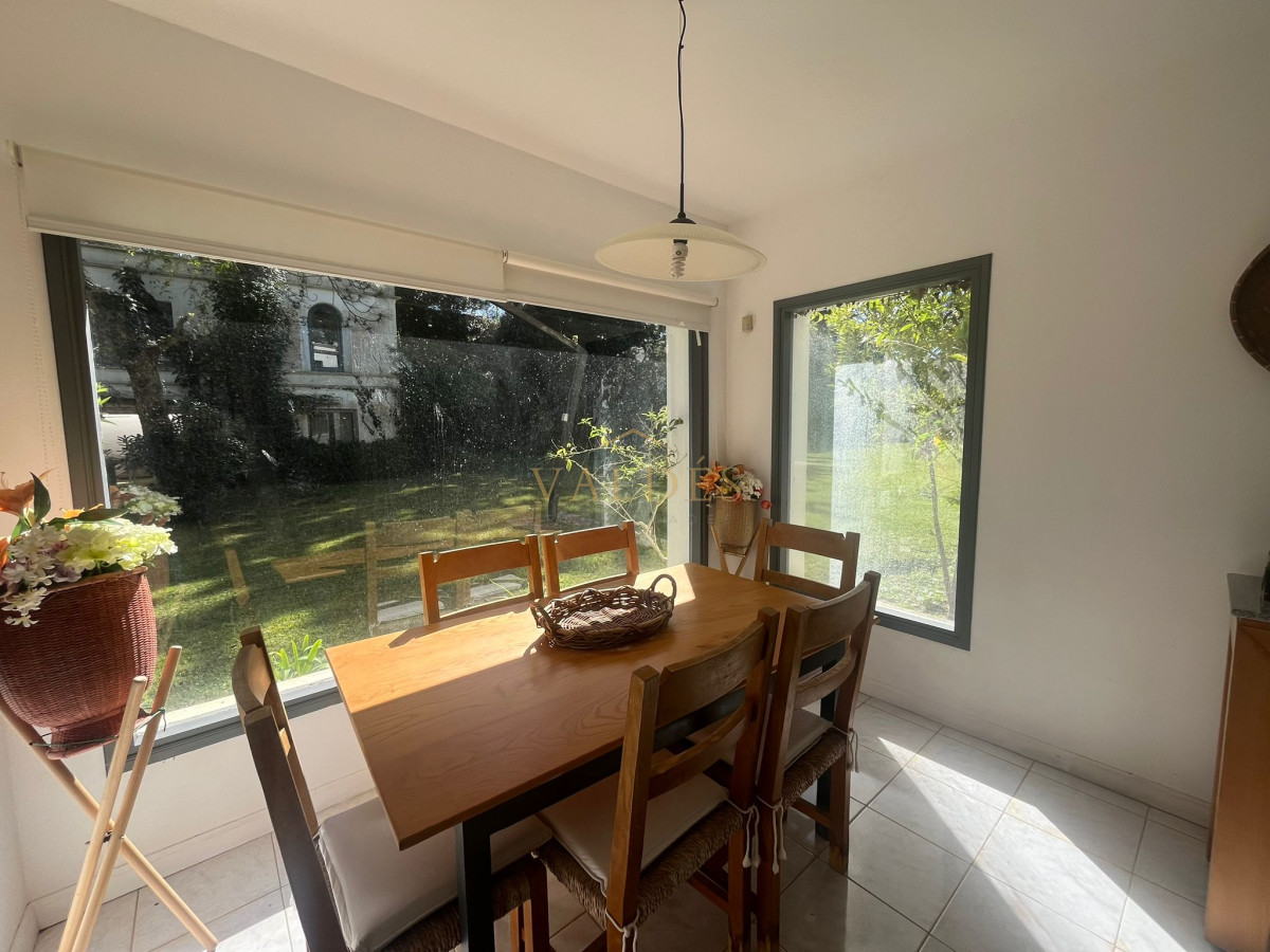 Casa ID.4983 - Casa en Alquiler de Temporada en Punta del este con gran capacidad  , a pasos de Playa Brava 