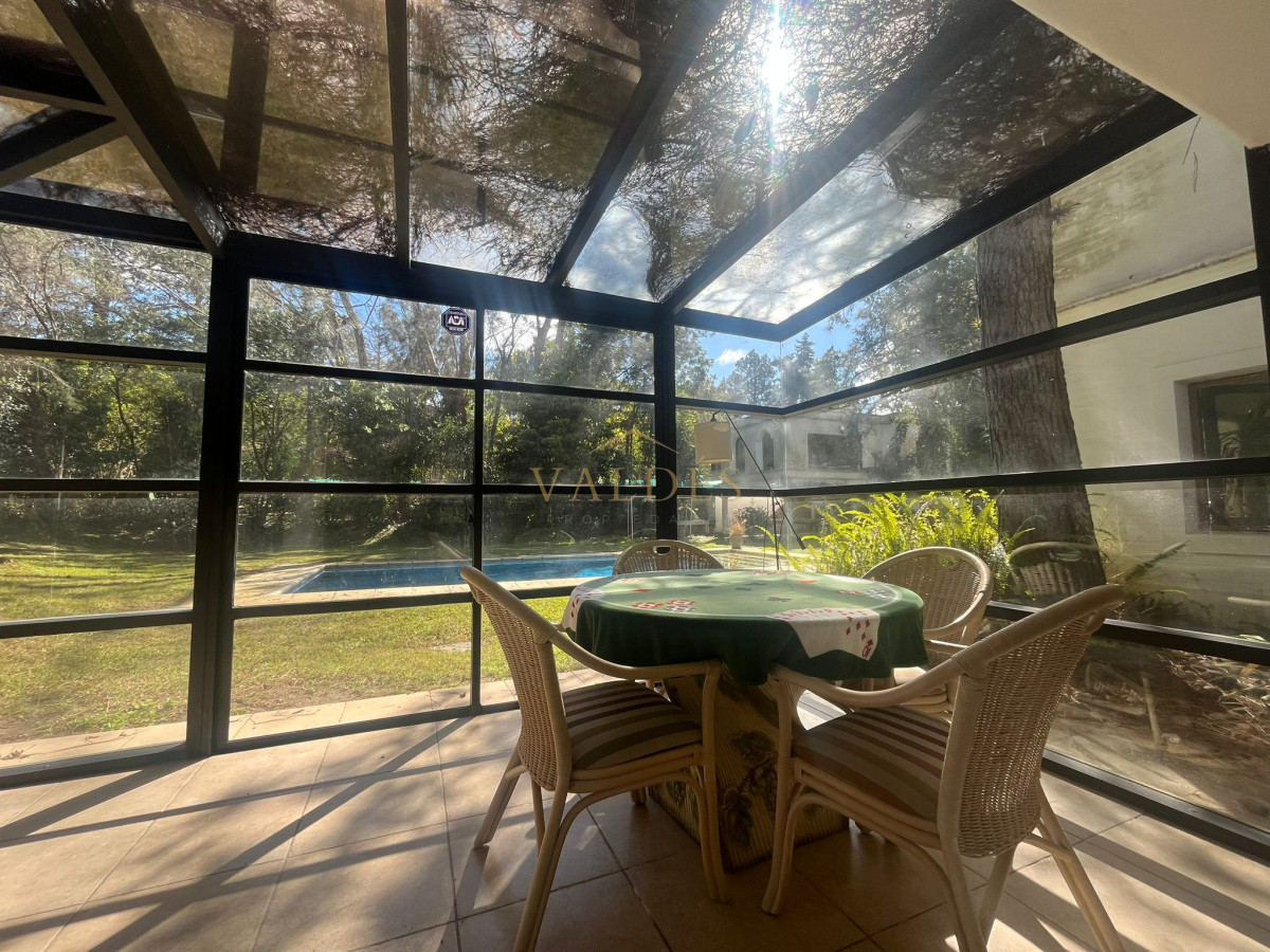 Casa ID.4983 - Casa en Alquiler de Temporada en Punta del este con gran capacidad  , a pasos de Playa Brava 