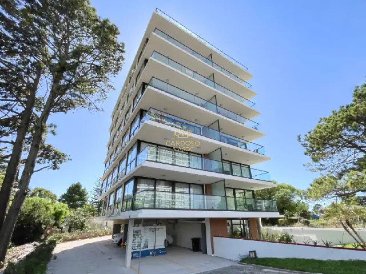 Apartamento ID.90 - Apartamento en venta de 2 dormitorios en Edificio OTTO , Punta del este , Maldonado 