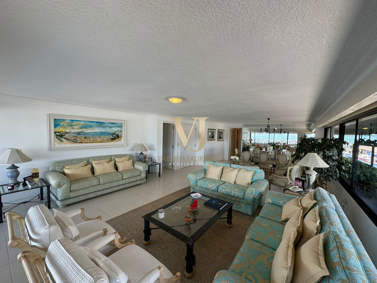 Apartamento ID.880 - Apartamento en Venta de 3 Dormitorios en Punta del este , Puerto , Península , Edificio Portofino