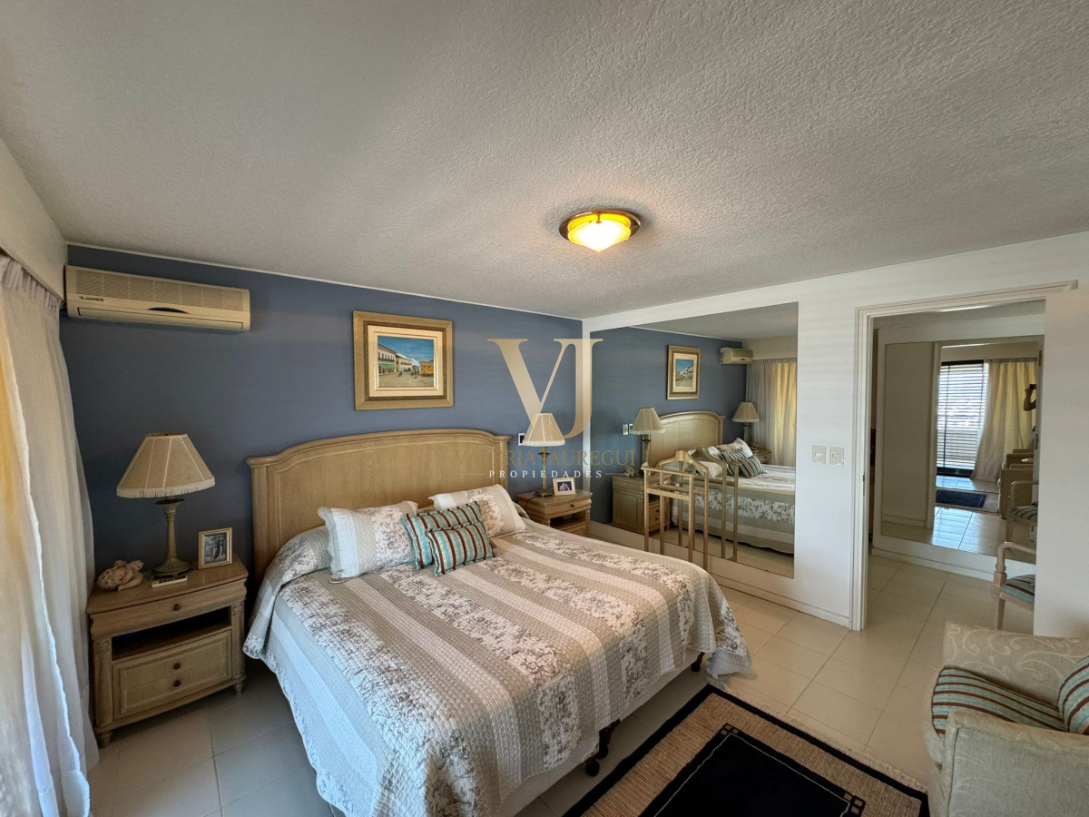 Apartamento ID.880 - Apartamento en Venta de 3 Dormitorios en Punta del este , Puerto , Península , Edificio Portofino