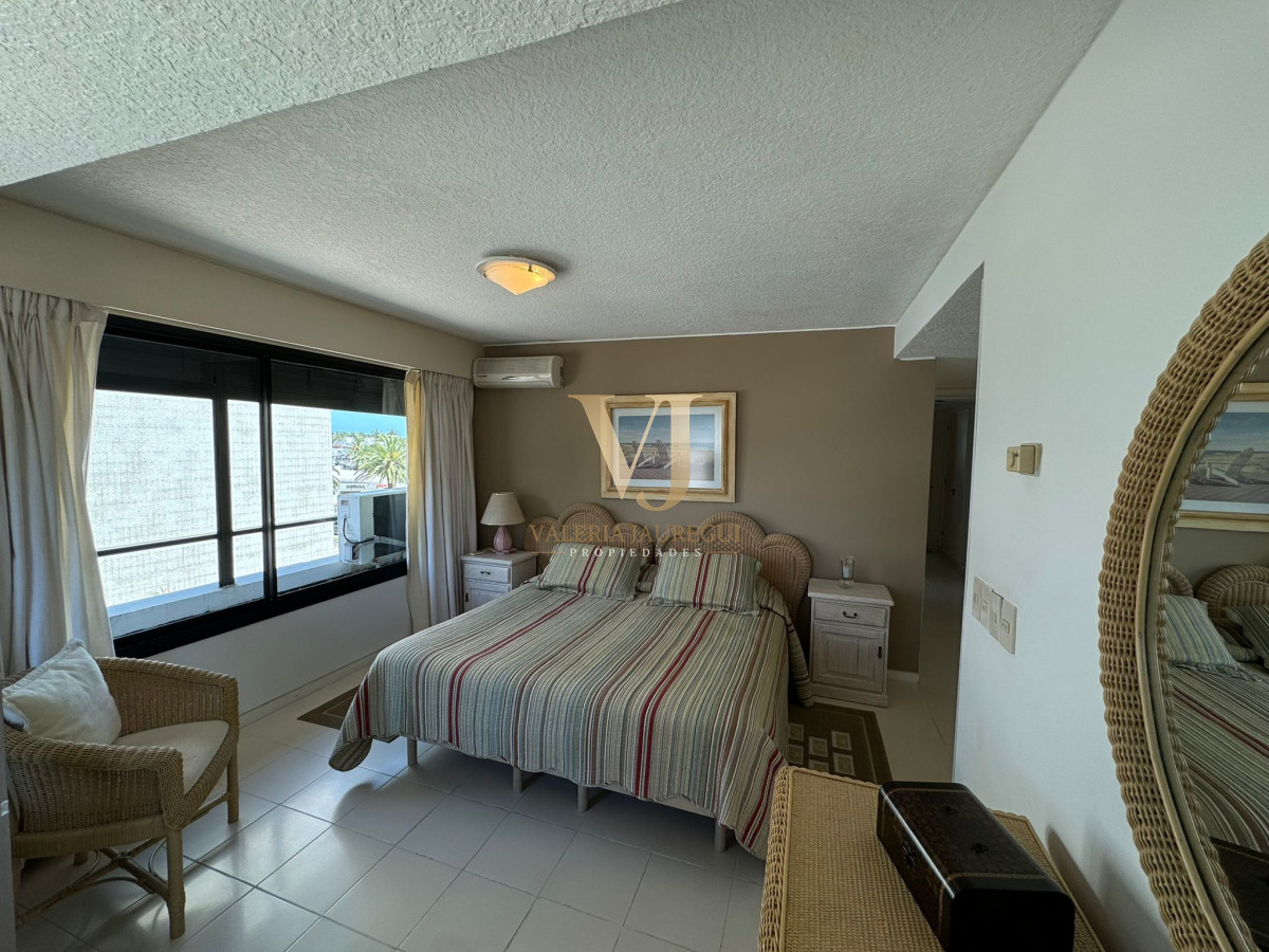 Apartamento ID.880 - Apartamento en Venta de 3 Dormitorios en Punta del este , Puerto , Península , Edificio Portofino