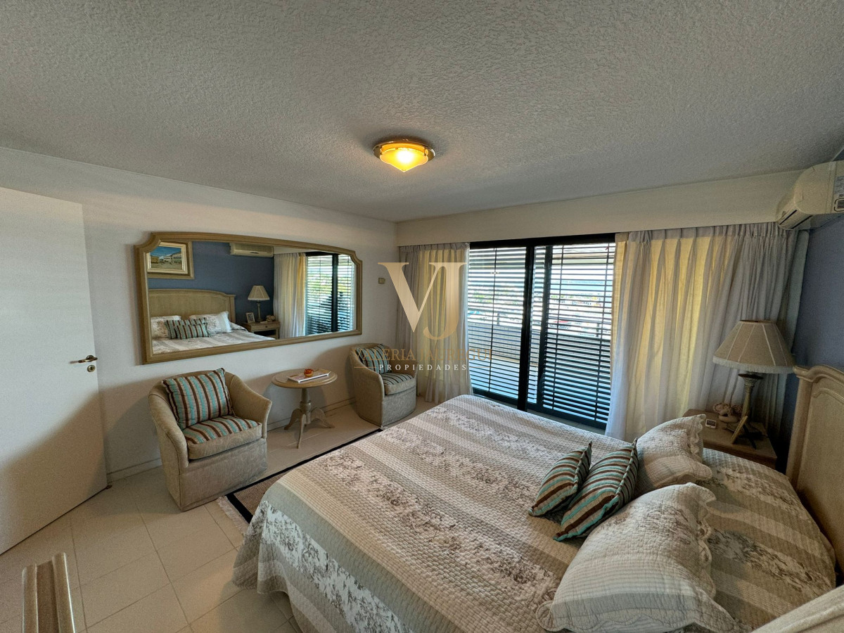 Apartamento ID.880 - Apartamento en Venta de 3 Dormitorios en Punta del este , Puerto , Península , Edificio Portofino