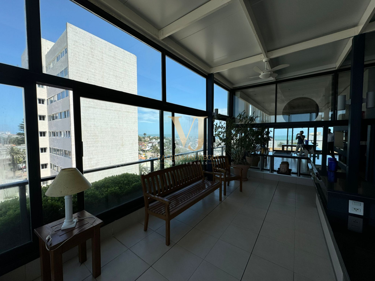 Apartamento ID.880 - Apartamento en Venta de 3 Dormitorios en Punta del este , Puerto , Península , Edificio Portofino