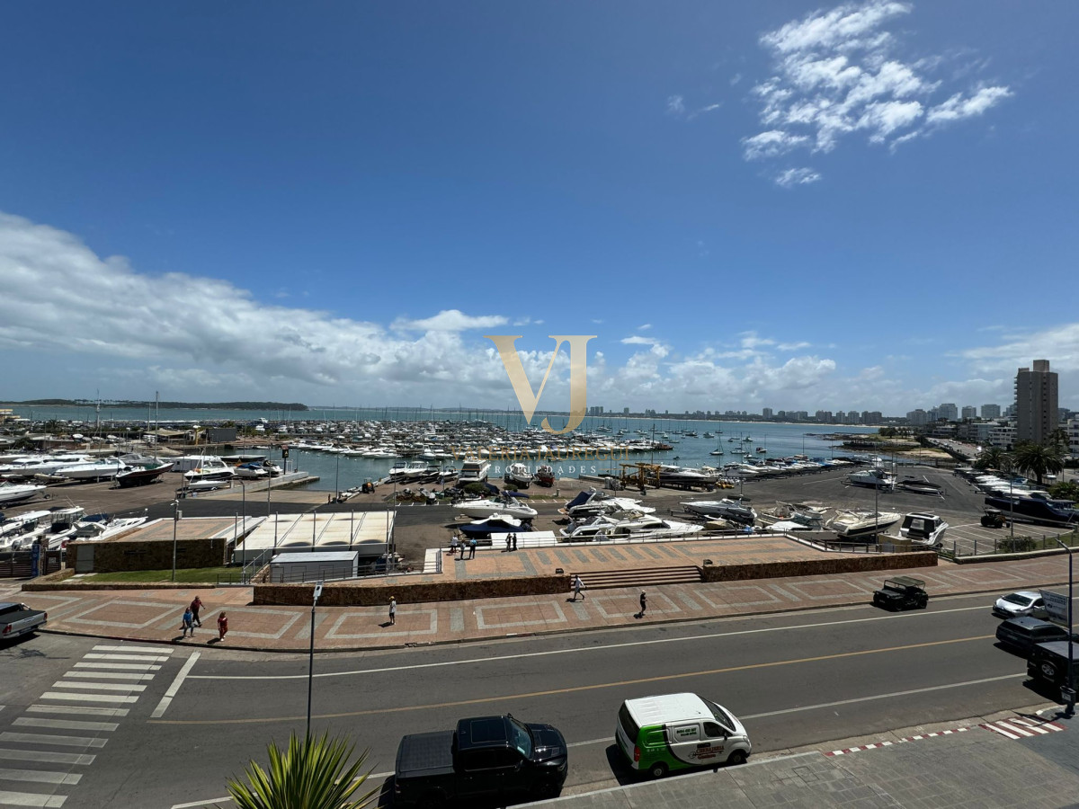 Apartamento ID.880 - Apartamento en Venta de 3 Dormitorios en Punta del este , Puerto , Península , Edificio Portofino