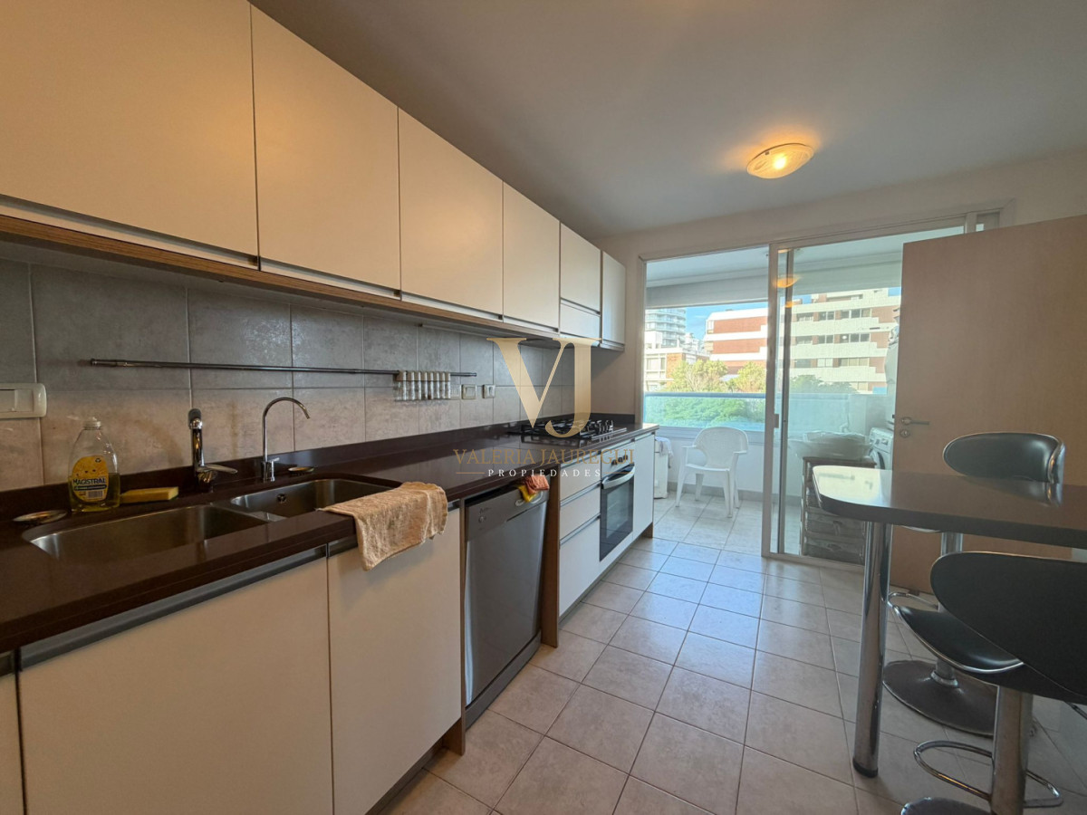 Apartamento ID.889 - Apartamento en venta de 3 dormitorios en Punta del este , Playa brava , 